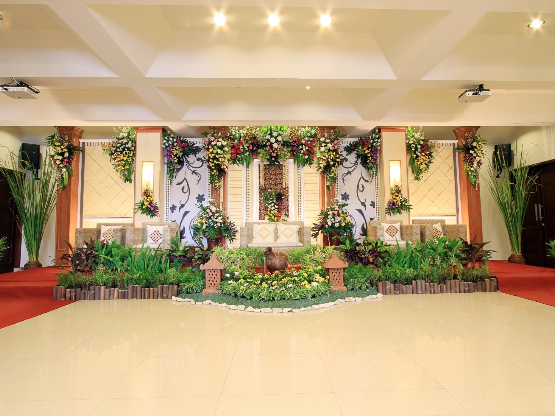 Maesa Hotel Ponorogo Exterior photo
